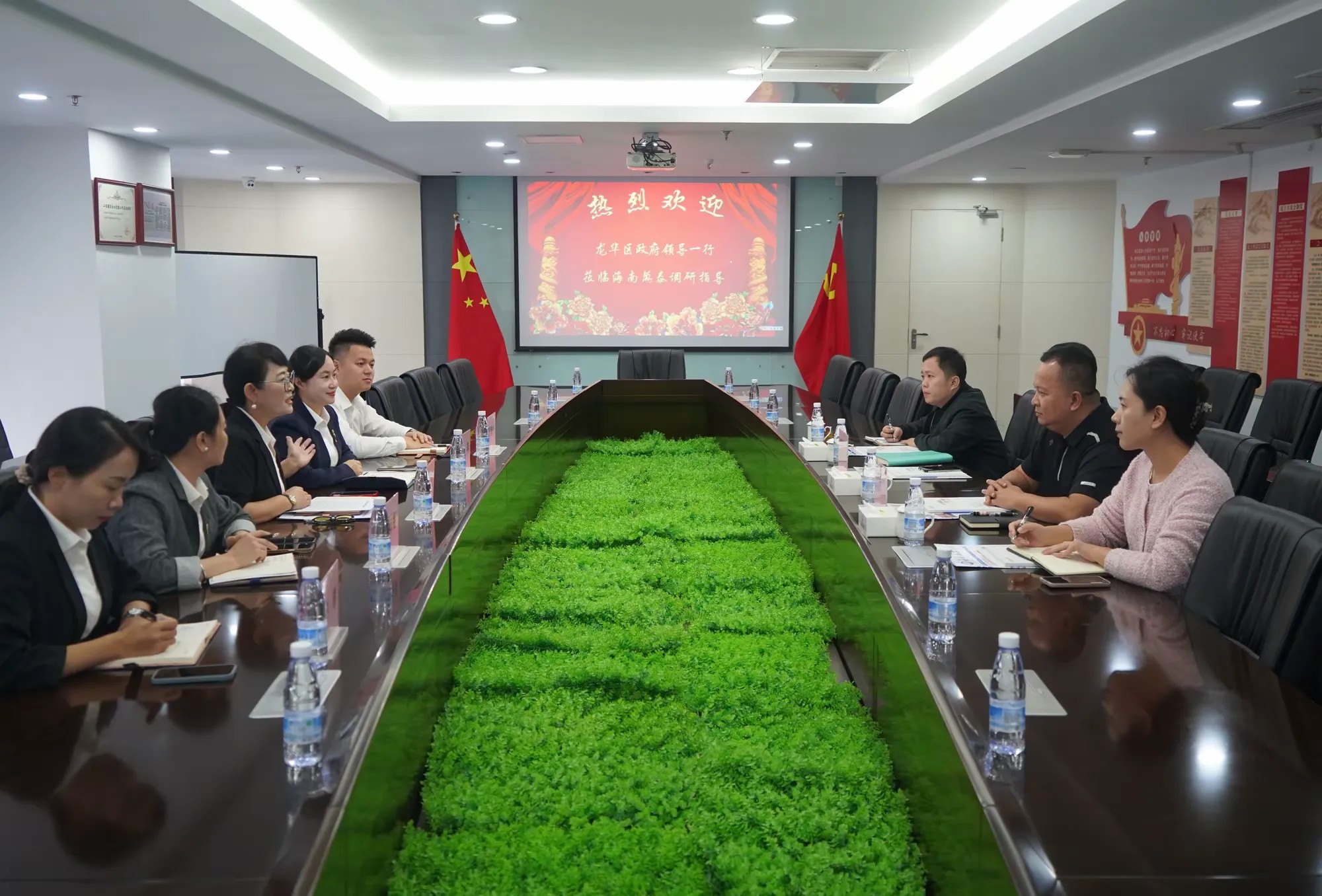 ?？谑旋埲A區(qū)政府副區(qū)長(zhǎng)唐碩一行蒞臨海南萬(wàn)泰公司調(diào)研指導(dǎo)